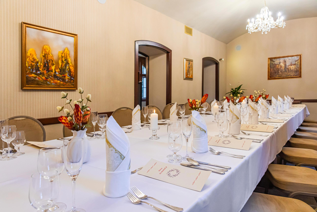 Rotary salónik Hotel Bankov Košice